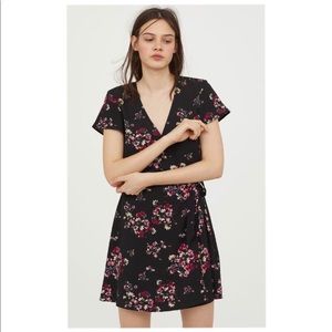 H&M Dresses - NWOT H&M patterned floral wrap dress H&M Dresses - NWOT H&M patterned floral wrap dress